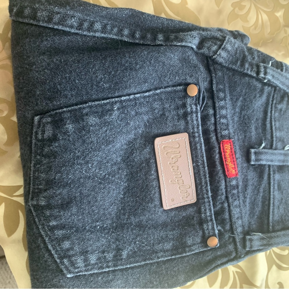 Vintage boot cut authentic Wrangler jeans. Size 7/8